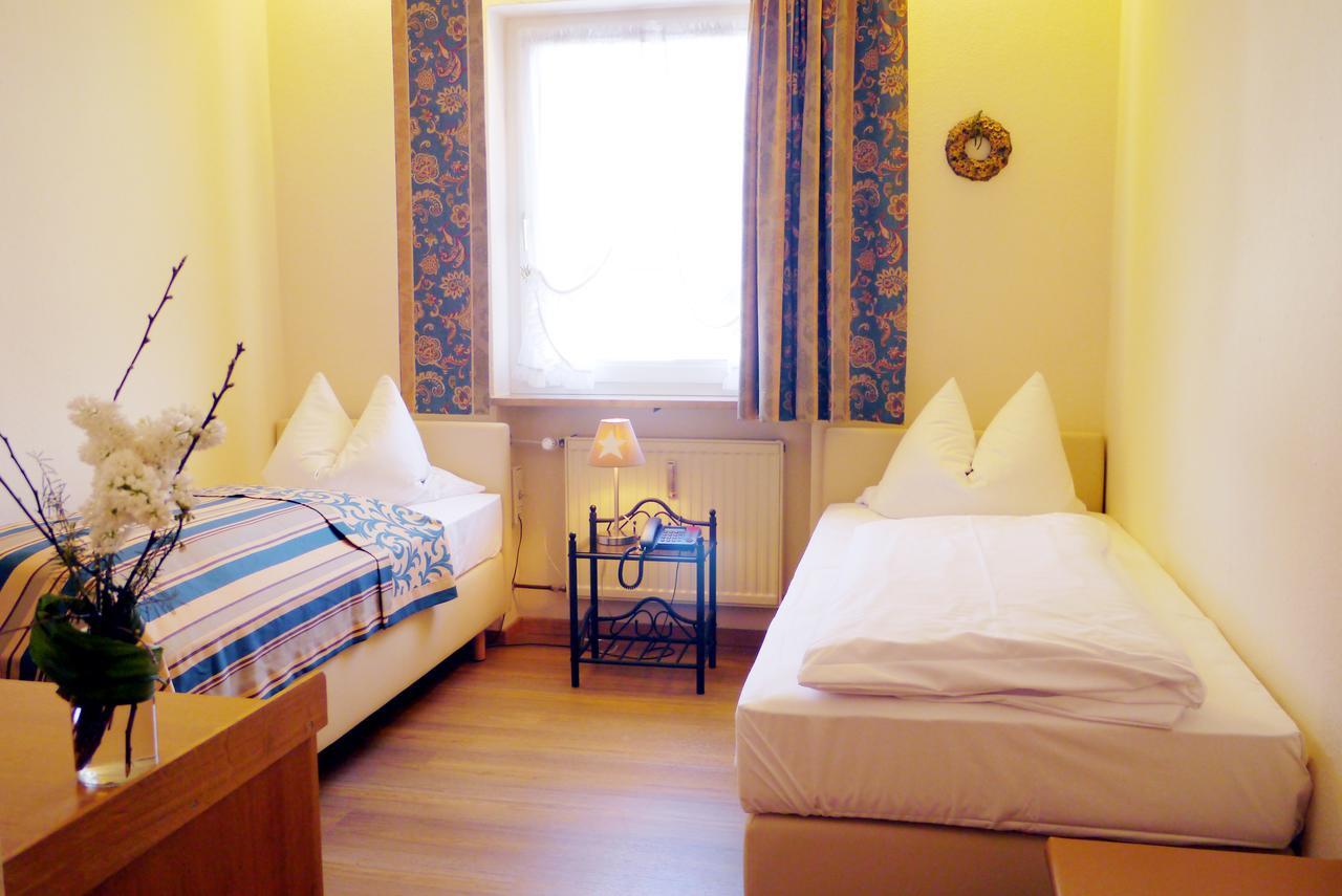 Hotel Grader